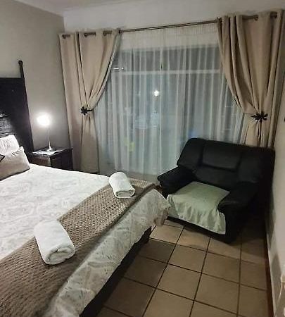 Aandrus Guesthouse Bloemfontein Exterior photo