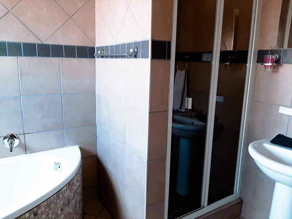 Aandrus Guesthouse Bloemfontein Exterior photo