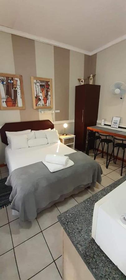 Aandrus Guesthouse Bloemfontein Exterior photo