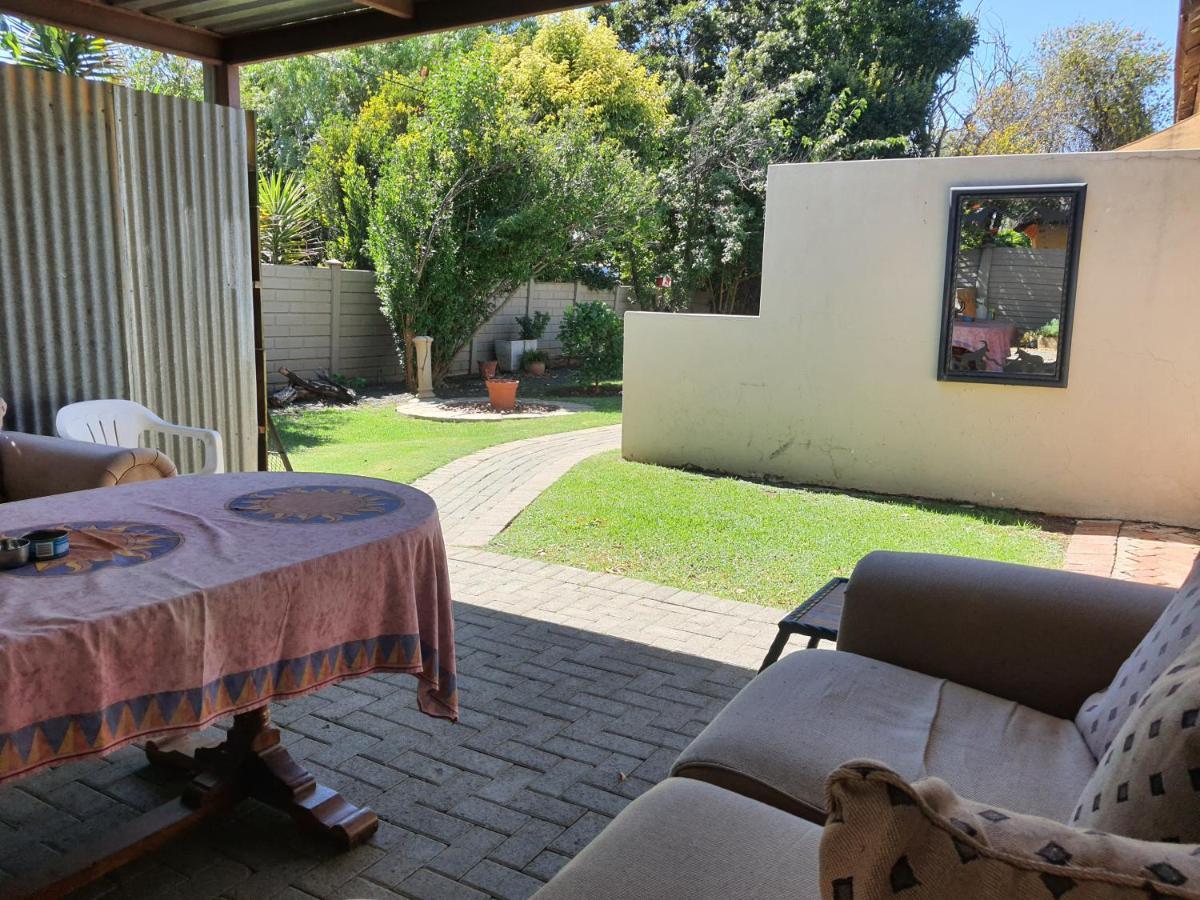 Aandrus Guesthouse Bloemfontein Exterior photo
