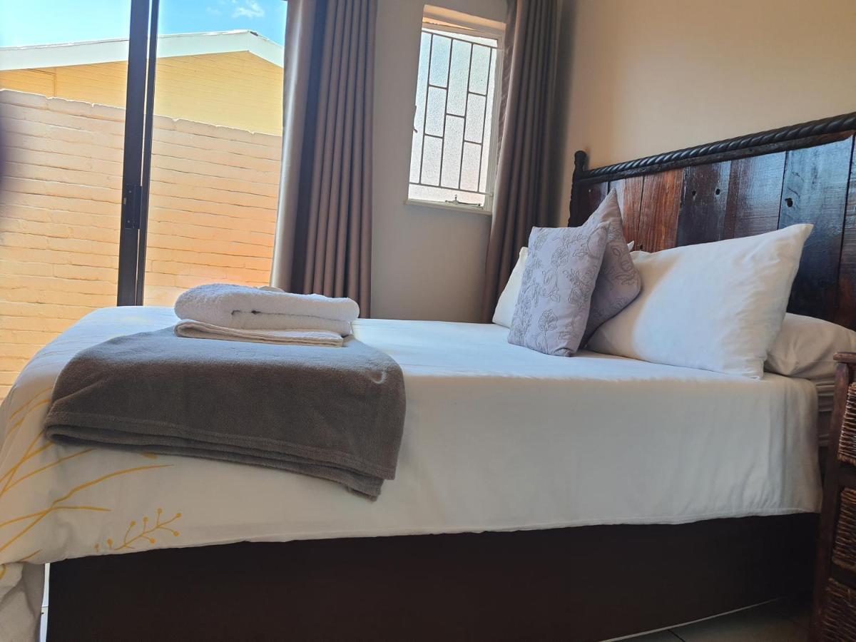 Aandrus Guesthouse Bloemfontein Exterior photo