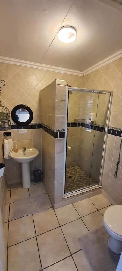 Aandrus Guesthouse Bloemfontein Exterior photo