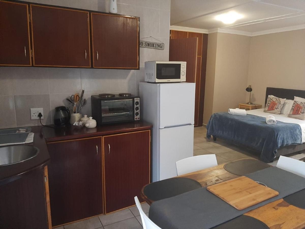 Aandrus Guesthouse Bloemfontein Exterior photo