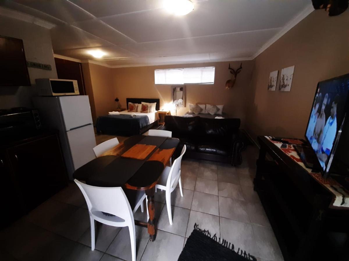 Aandrus Guesthouse Bloemfontein Exterior photo