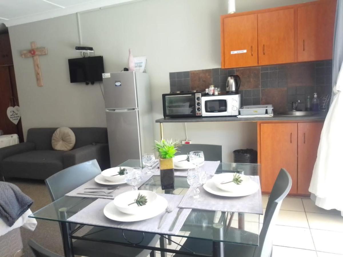 Aandrus Guesthouse Bloemfontein Exterior photo